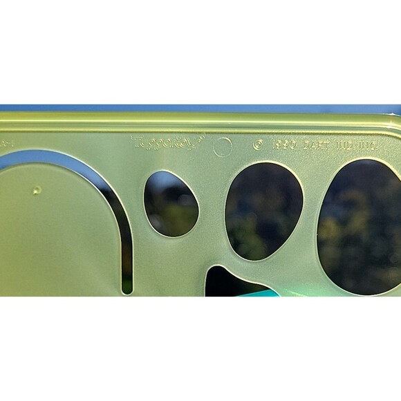 Lot of 4 Vintage Tupperware Tuppertoy Stencils 1987 Toy Dart Ind. Holidays - Picture 3 of 3